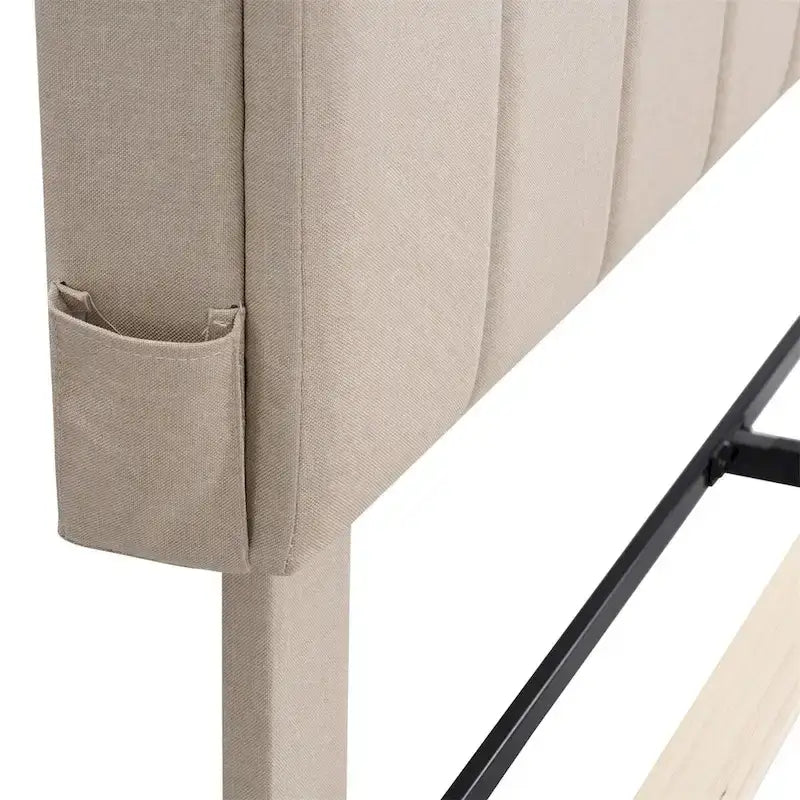 Letto imbottito a piattaforma con testiera contenitore, porta USB e illuminazione a LED
