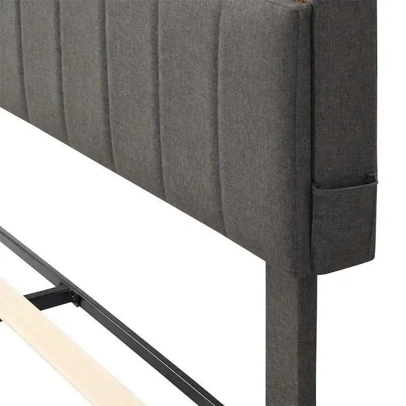 Letto imbottito a piattaforma con testiera contenitore, porta USB e illuminazione a LED