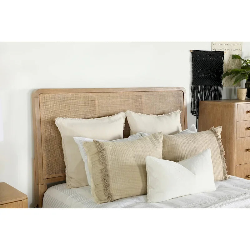 Letto imbottito con pannelli in canna naturale Sand Wash – Stile camera da letto bohémien