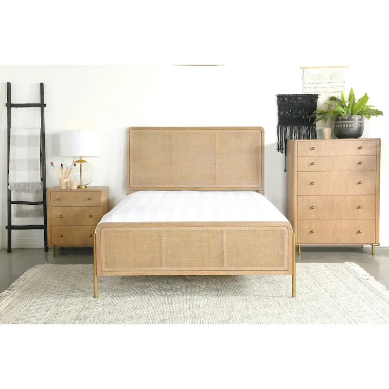 Letto imbottito con pannelli in canna naturale Sand Wash – Stile camera da letto bohémien