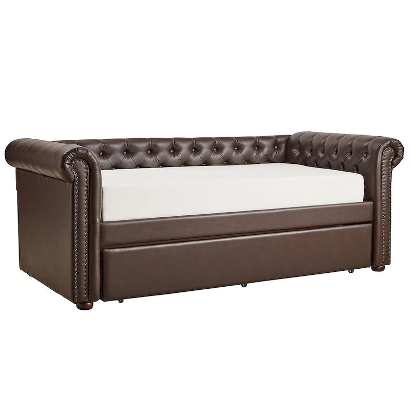 Divano letto Chesterfield in velluto trapuntato con braccioli a voluta, dettagli a bottone e gambe in legno massello